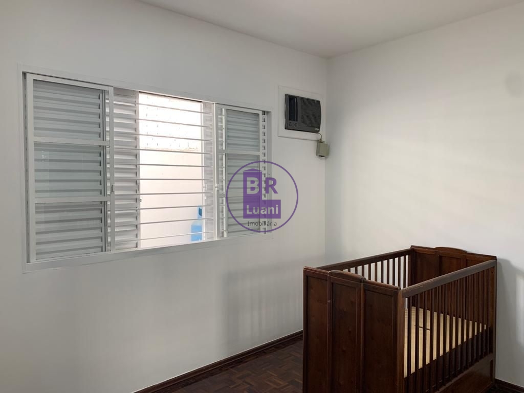 Linda casa sobrado para venda.