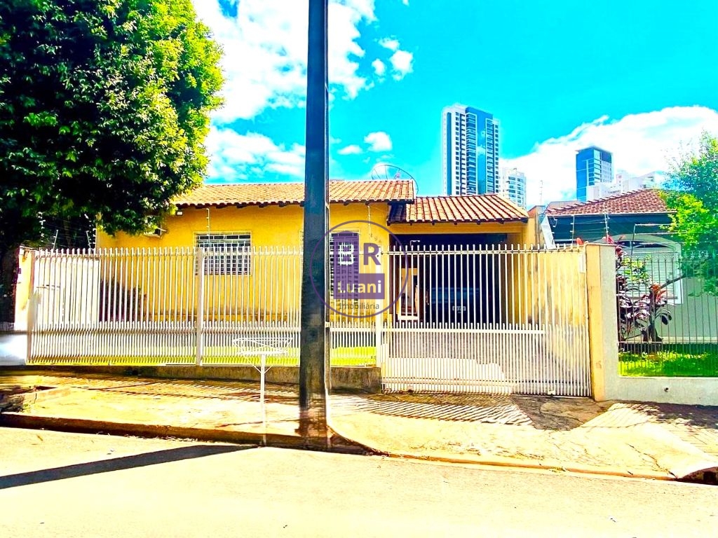 Casa terrea á venda localização privilegiada - foto 1