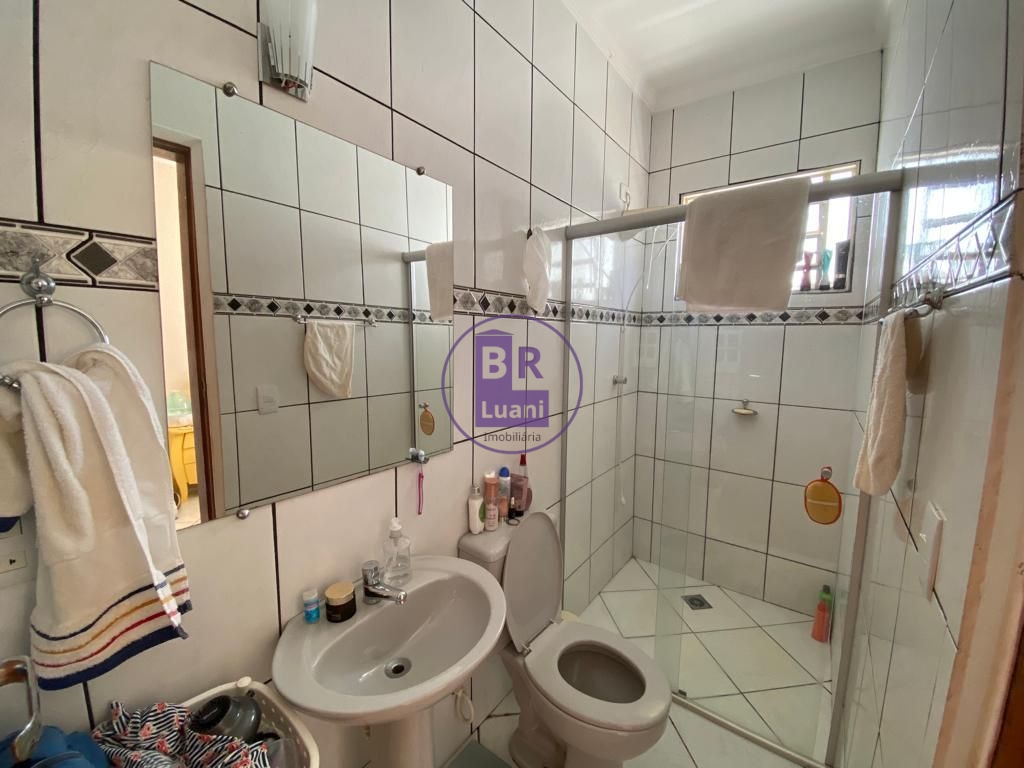 Casa em condomínio fechado !
