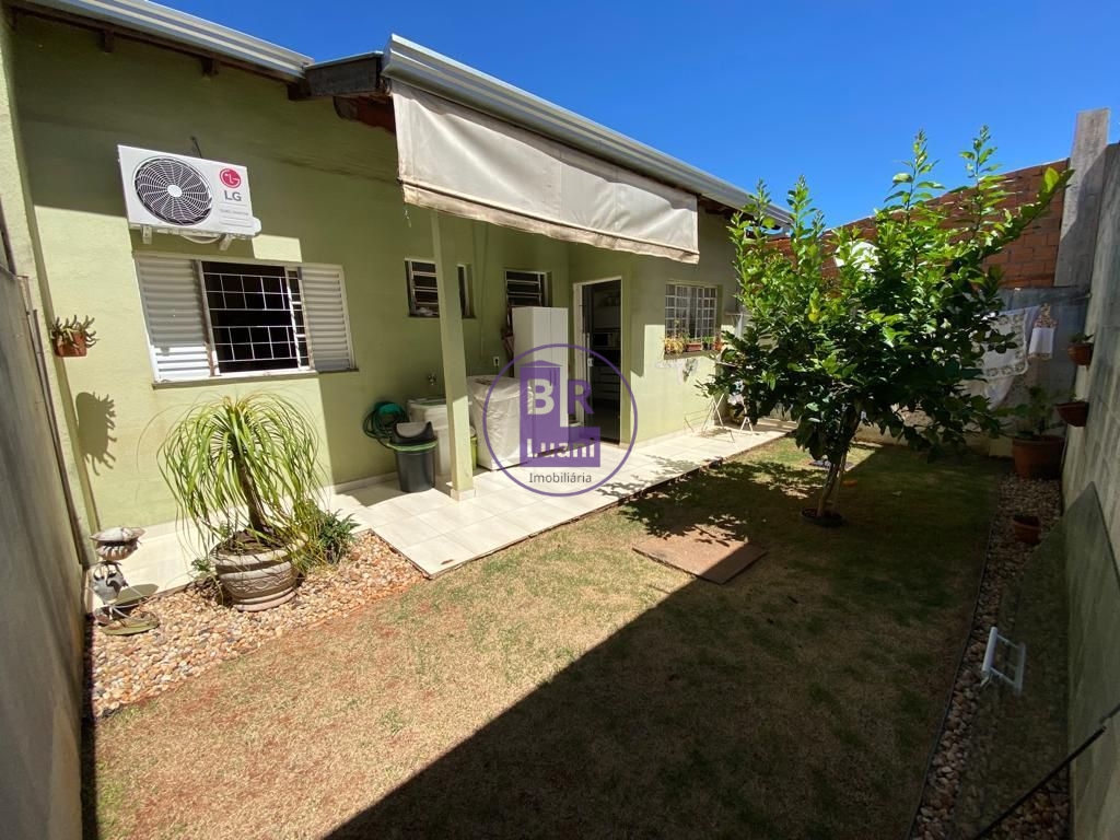 Casa em condomínio fechado !