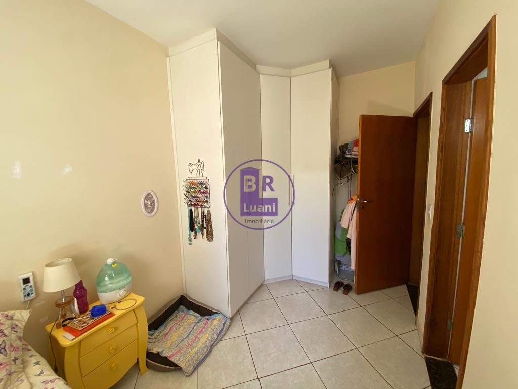 Casa em condomínio fechado !