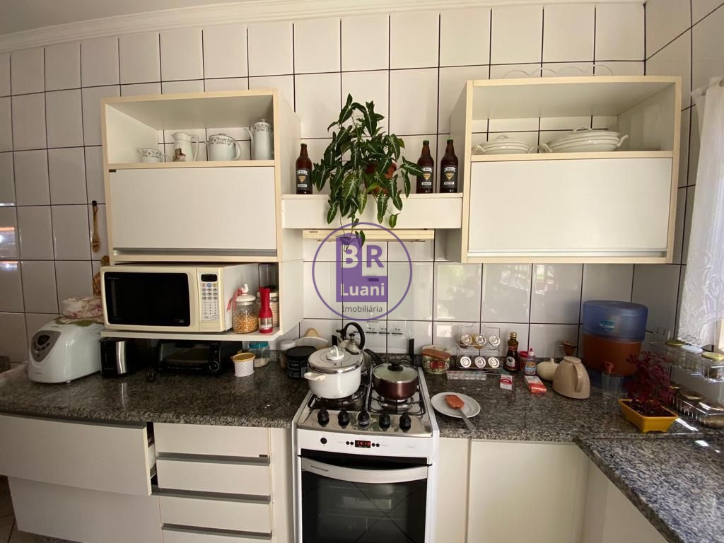Casa em condomínio fechado !