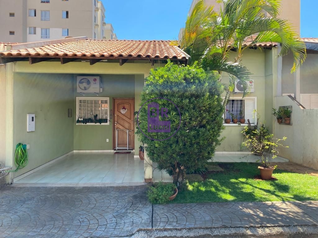 Casa em condomínio fechado !