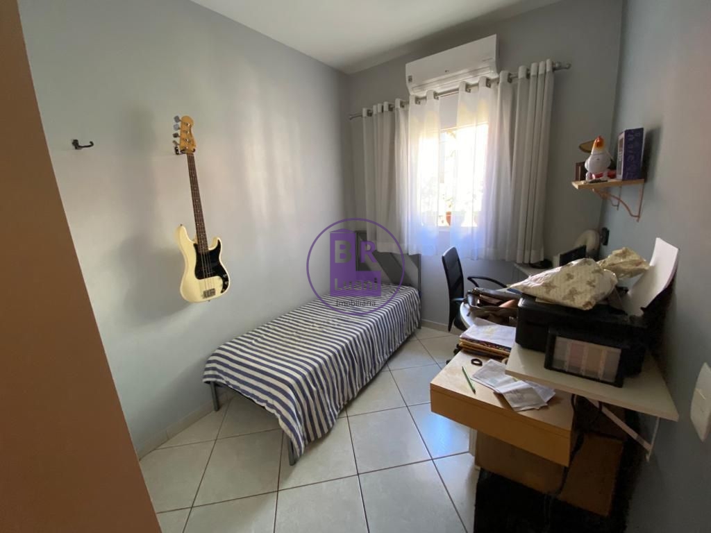 Casa em condomínio fechado !