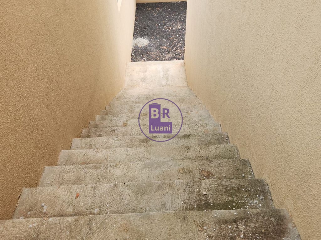 Vende-se casa nova no colúmbia com excelente acabamento