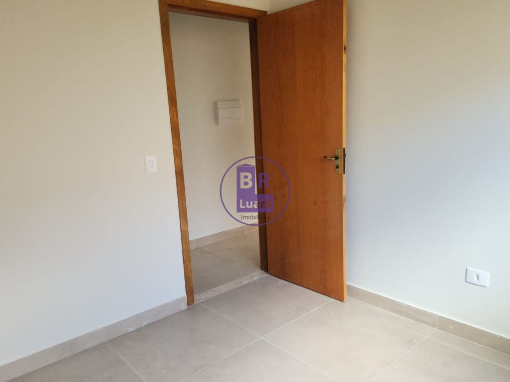 Vende-se casa nova no colúmbia com excelente acabamento