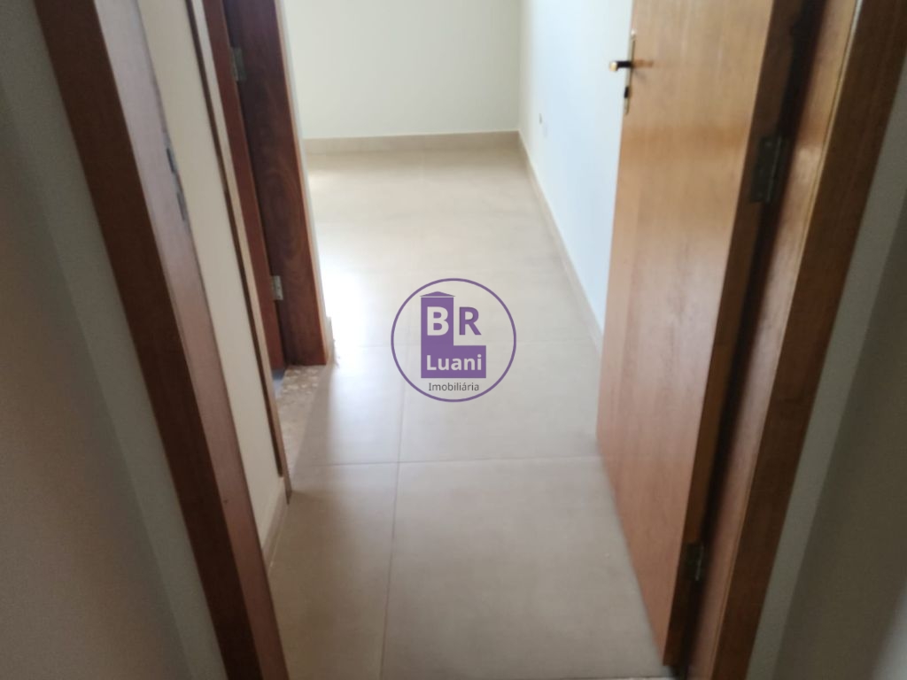 Vende-se casa nova no colúmbia com excelente acabamento