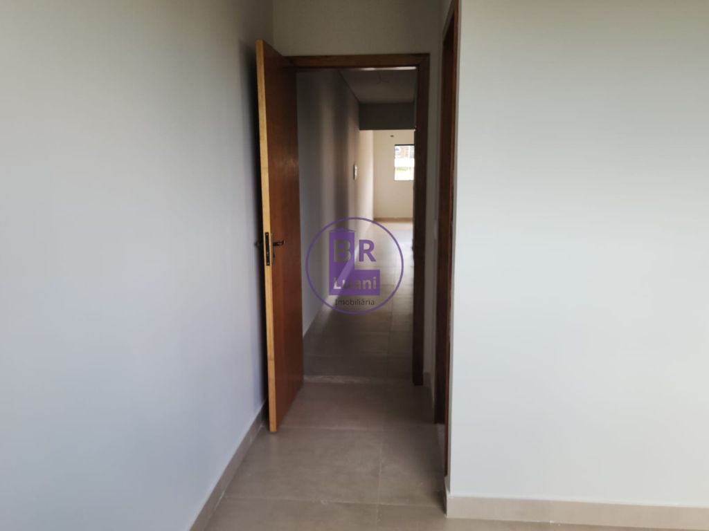 Vende-se casa nova no colúmbia com excelente acabamento