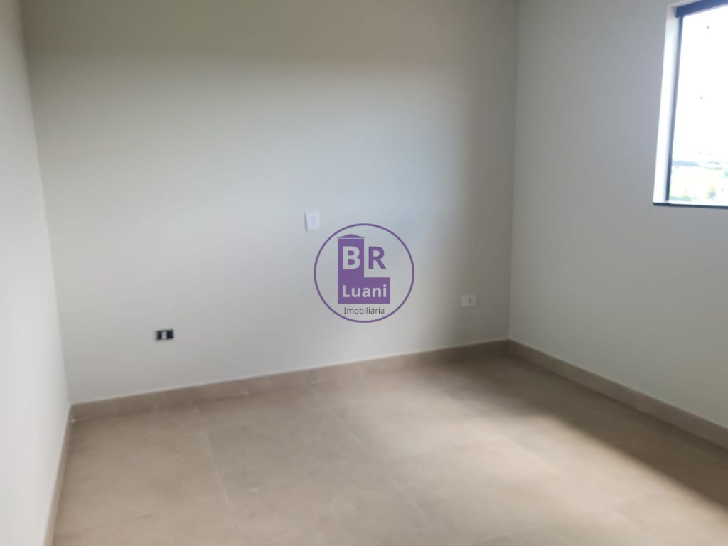 Vende-se casa nova no colúmbia com excelente acabamento