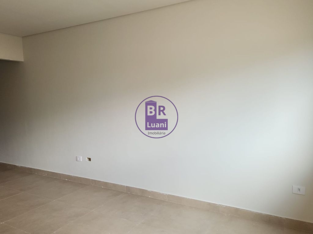 Vende-se casa nova no Colúmbia com excelente acabamento