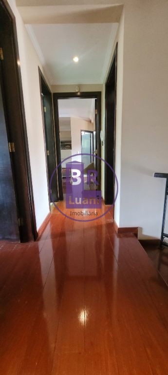 Sobrado de alto padrão no bairro Tucanos