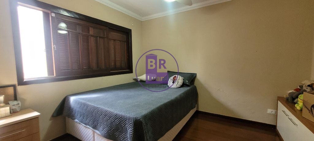 Sobrado de alto padrão no bairro Tucanos