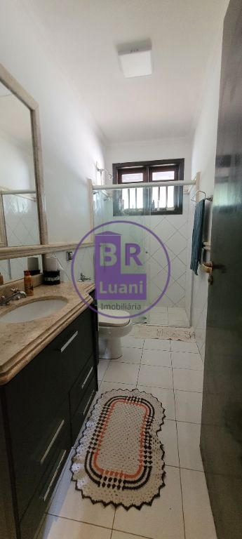 Sobrado de alto padrão no bairro Tucanos