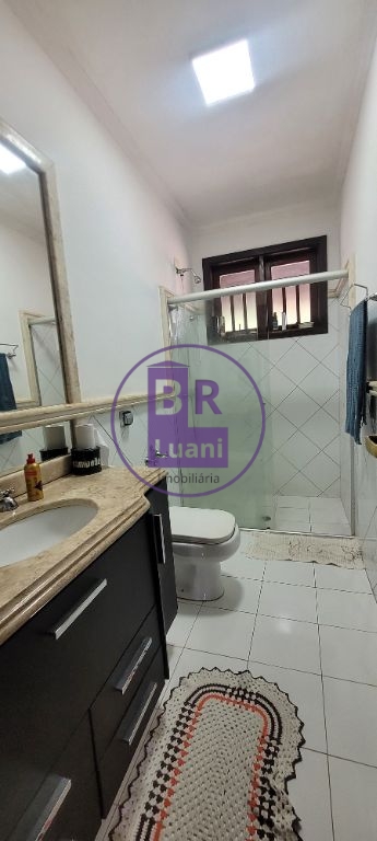 Sobrado de alto padrão no bairro tucanos