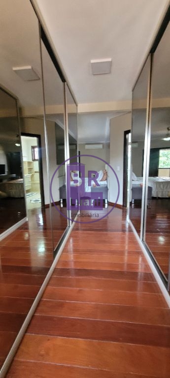 Sobrado de alto padrão no bairro Tucanos