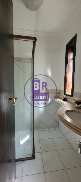 Sobrado de alto padrão no bairro Tucanos