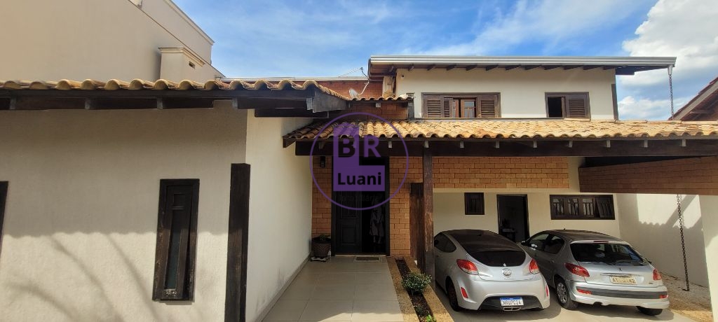 Sobrado de alto padrão no bairro tucanos