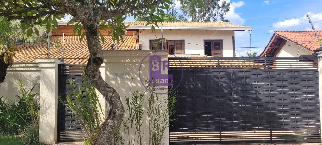 Sobrado de alto padrão no bairro Tucanos