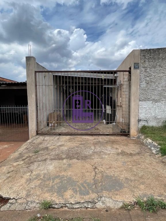 Casa de esquina à venda 2 entradas excelente localização