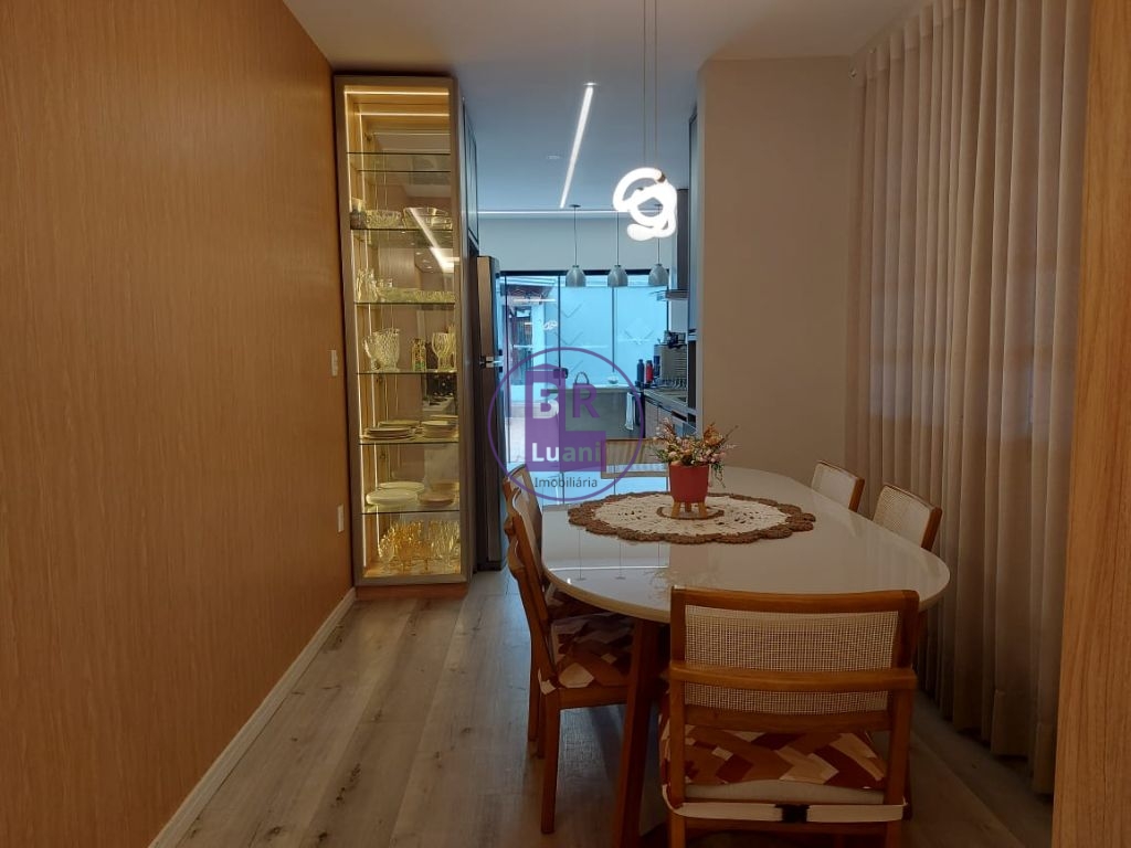 Casa a venda no jardim coliseu