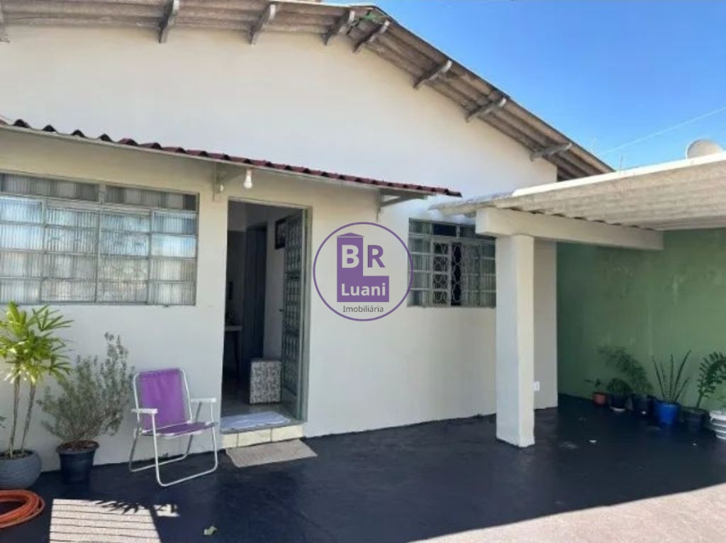 Imóvel com 2 casas independentes à venda excelente para morar e investir