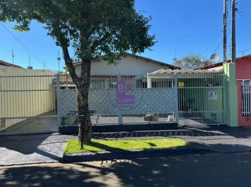 Imóvel com 2 casas independentes à venda excelente para morar e investir