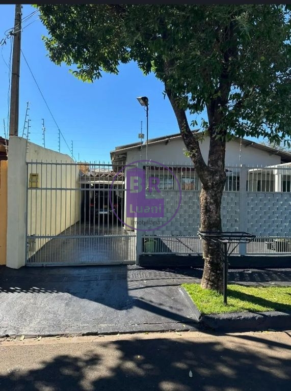 Imóvel com 2 casas independentes à venda excelente para morar e investir