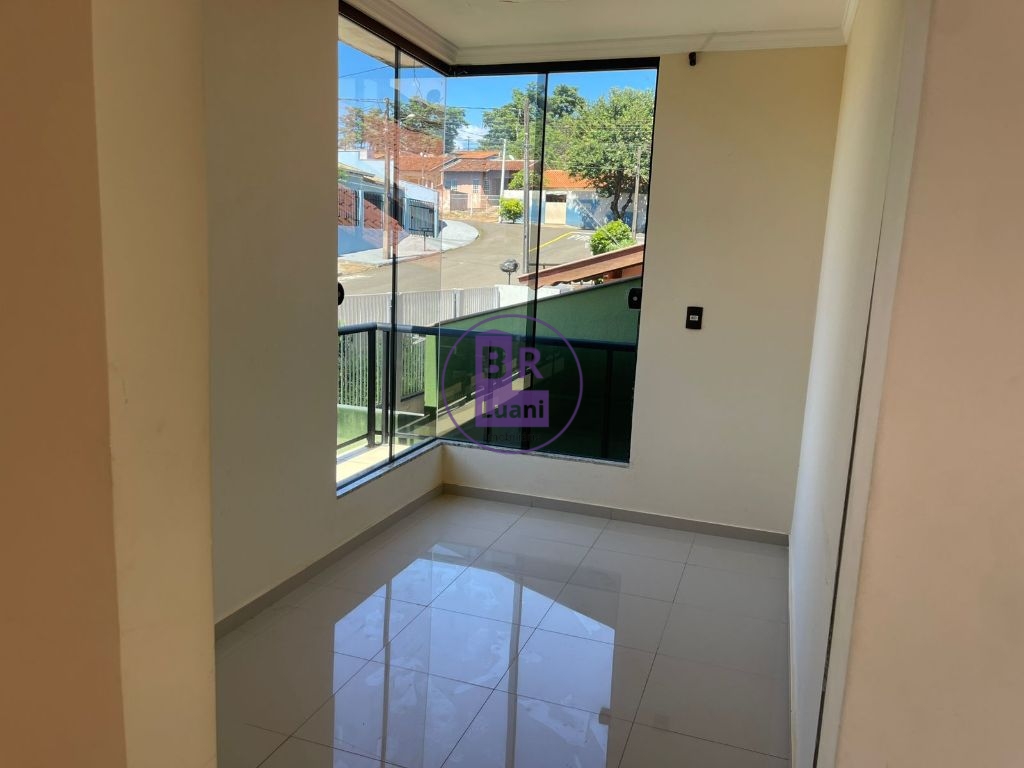 Sobrado à venda em cambé com 4 quartos