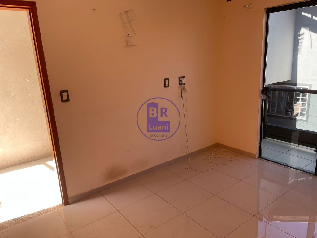Sobrado à venda em Cambé com 4 quartos