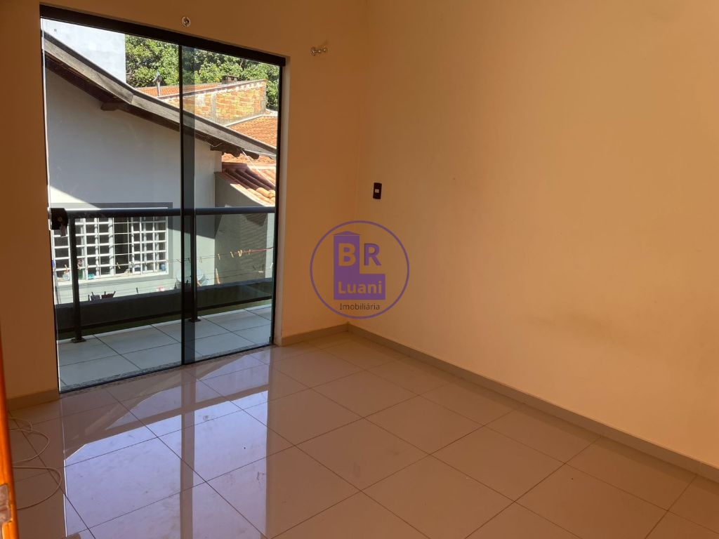 Sobrado à venda em Cambé com 4 quartos