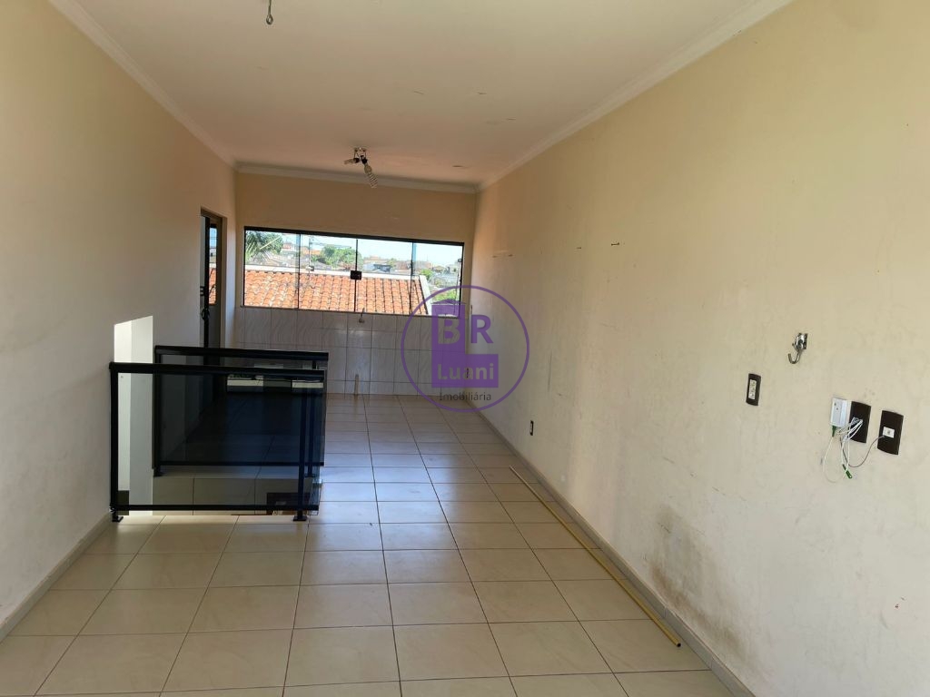 Sobrado à venda em Cambé com 4 quartos