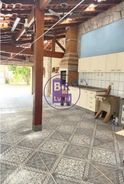 Casa para locação e venda com 4 dormitórios sendo 2 suítes -