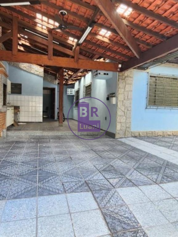 Casa para locação e venda com 4 dormitórios sendo 2 suítes -
