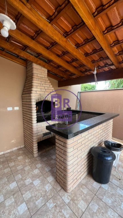 Casa à venda com 3 dormitórios no conjunto habitacional viol