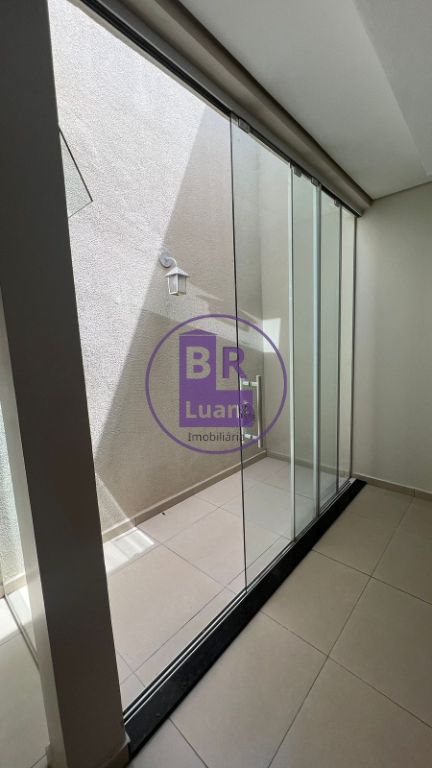 Casa à venda com 3 dormitórios no conjunto habitacional viol