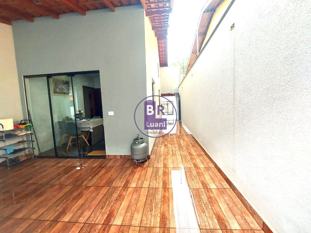 Excelente casa com 3 dormitórios e suíte à venda no jardim i