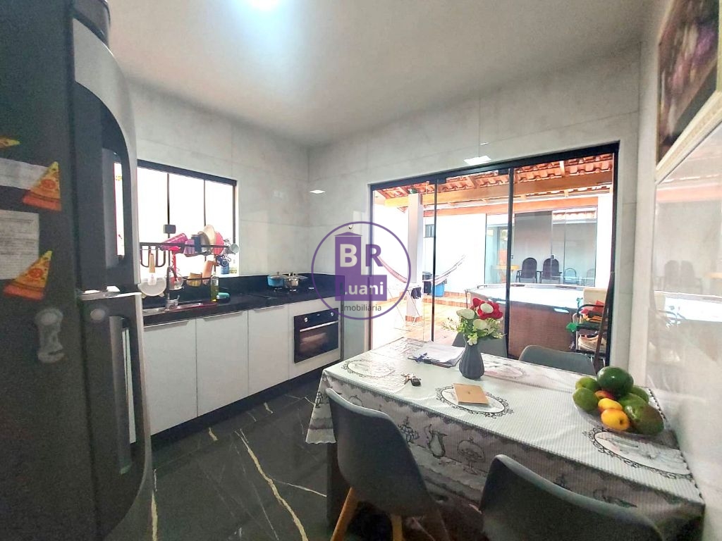 Excelente Casa com 3 Dormitórios e Suíte à Venda no Jardim Imagawa Londrina