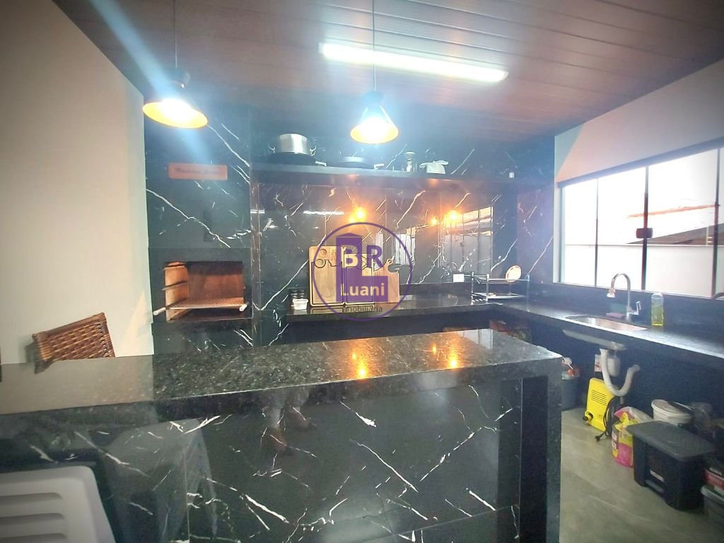 Excelente Casa com 3 Dormitórios e Suíte à Venda no Jardim Imagawa Londrina