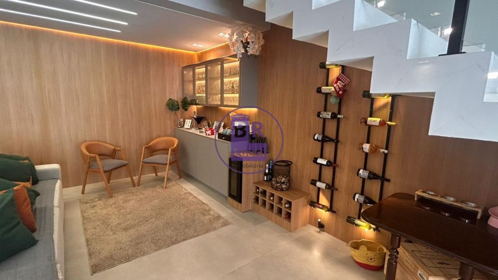 Casa alto padrão com 3 suites porteira fechada à venda