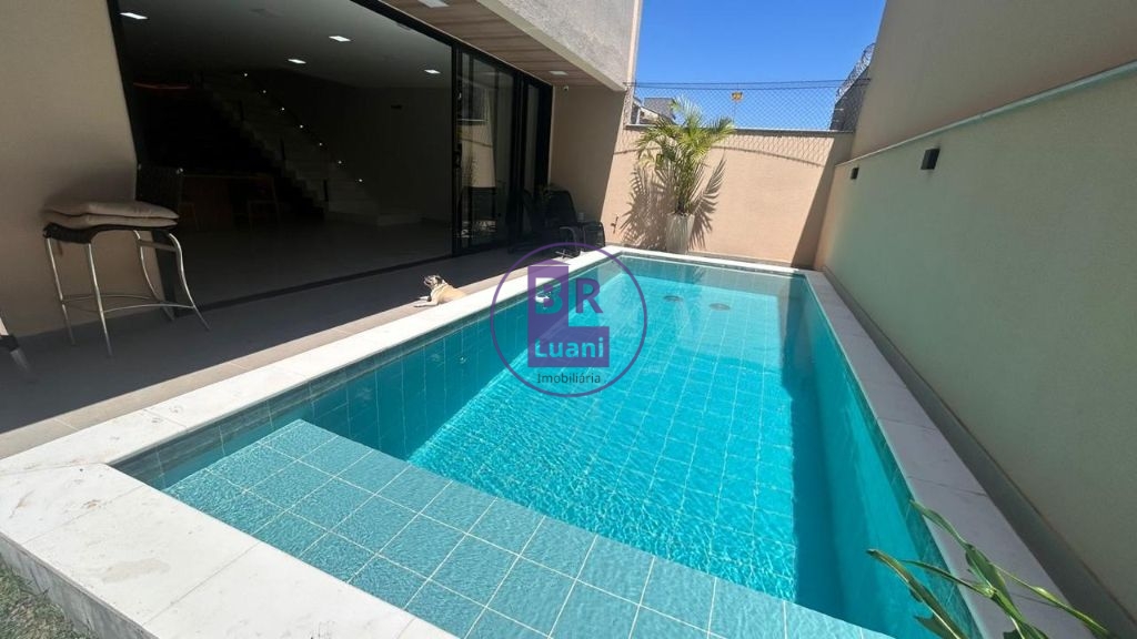 Casa alto padrão com 3 suites porteira fechada à venda