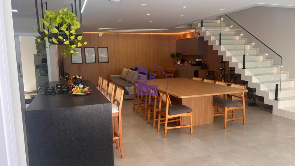 Casa alto padrão com 3 suites porteira fechada à venda