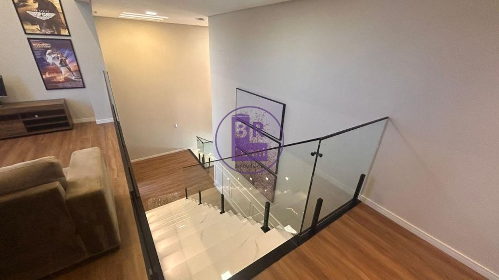 Casa alto padrão com 3 suites porteira fechada à venda