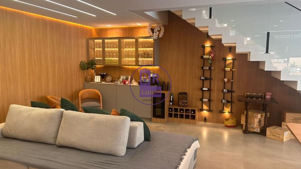 Casa alto padrão com 3 suites porteira fechada à venda