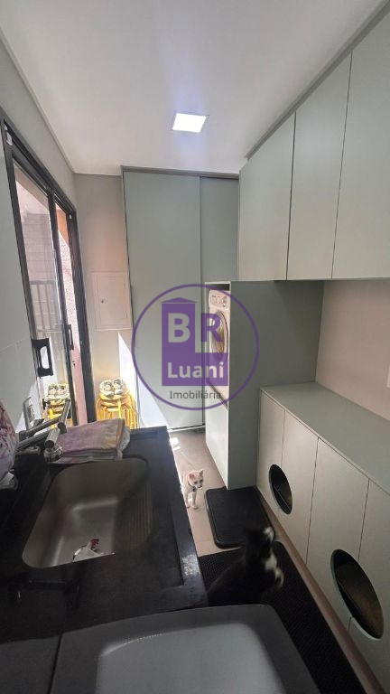 Casa alto padrão com 3 suites porteira fechada à venda