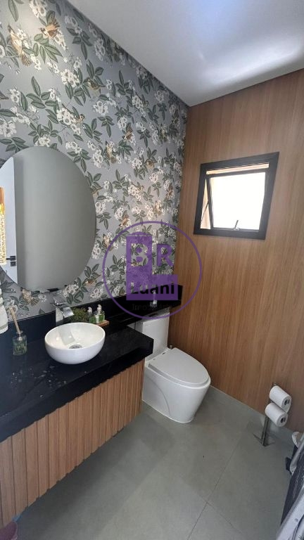 Casa alto padrão com 3 suites porteira fechada à venda