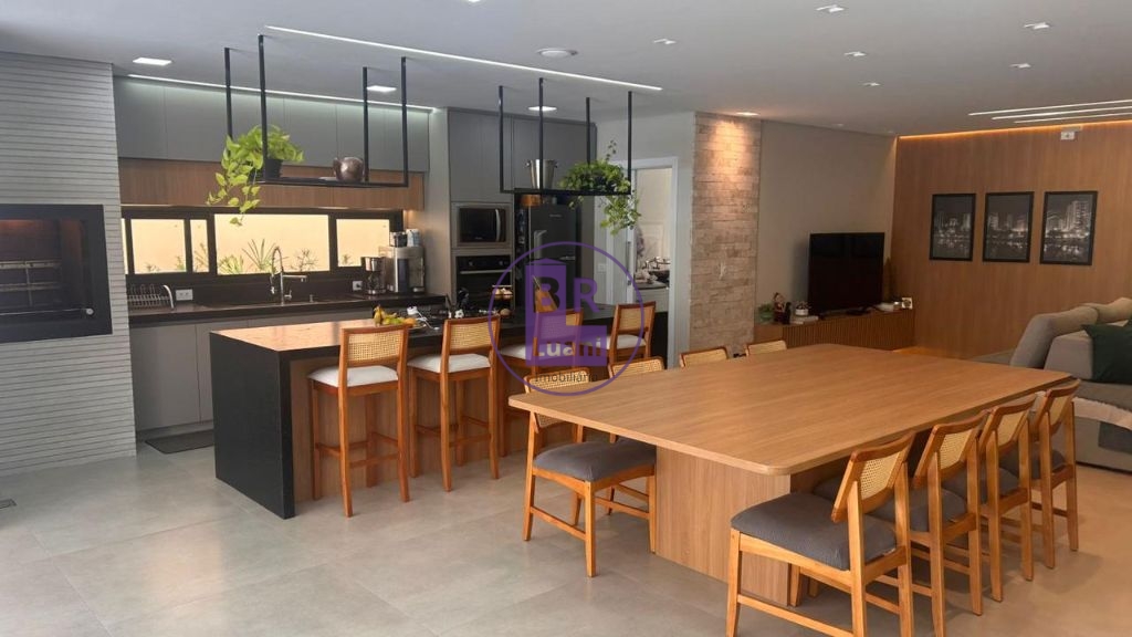 Casa alto padrão com 3 suites porteira fechada à venda