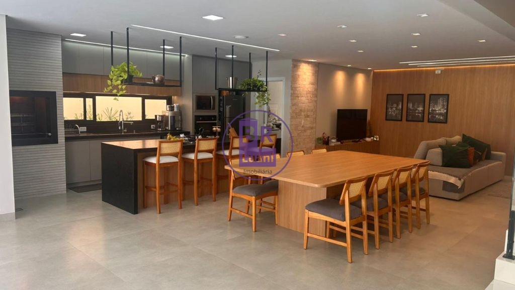 Casa alto padrão com 3 suites porteira fechada à venda