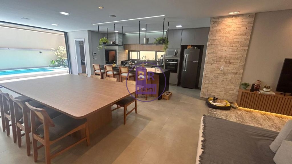 Casa alto padrão com 3 suites porteira fechada à venda