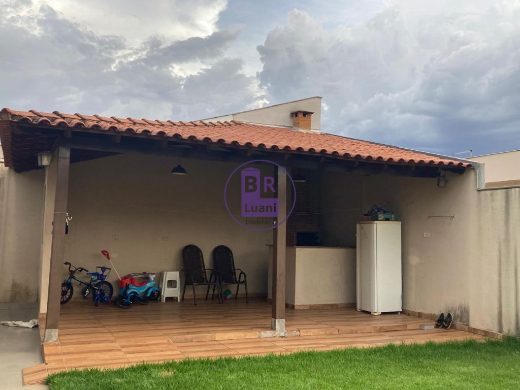 Excelente casa à venda com 3 dormitórios sendo 1 suite