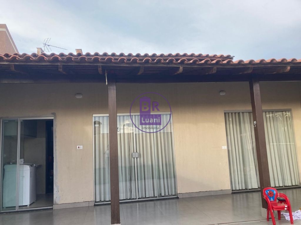 Excelente casa à venda com 3 dormitórios sendo 1 suite